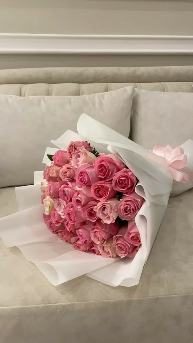 🌸 Sweetheart Symphony — Pink Rose Bouquet