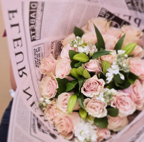 2 dozen pink rose floral mix